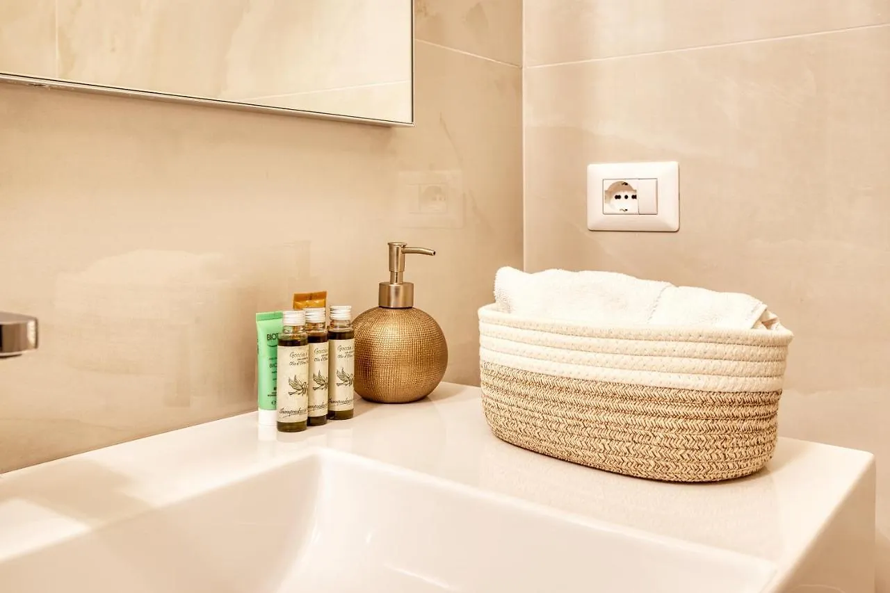 Relais Milano Suite 1 0*, Milan Italy